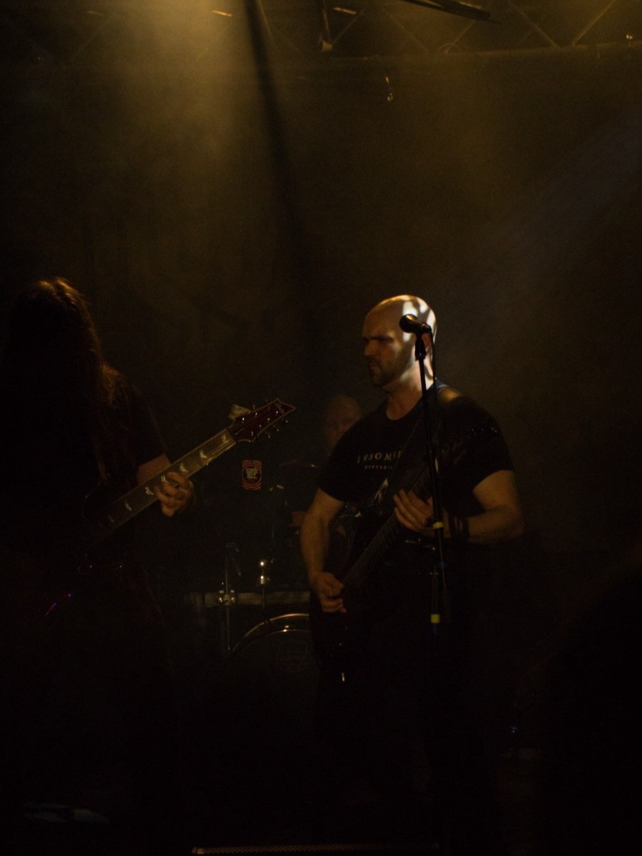 Lilith's Breed musician performing live, photo 3